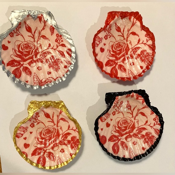 Handcrafted Shells Valentines Roses Decor or Ornament 4piece set Decoupage - Picture 1 of 7